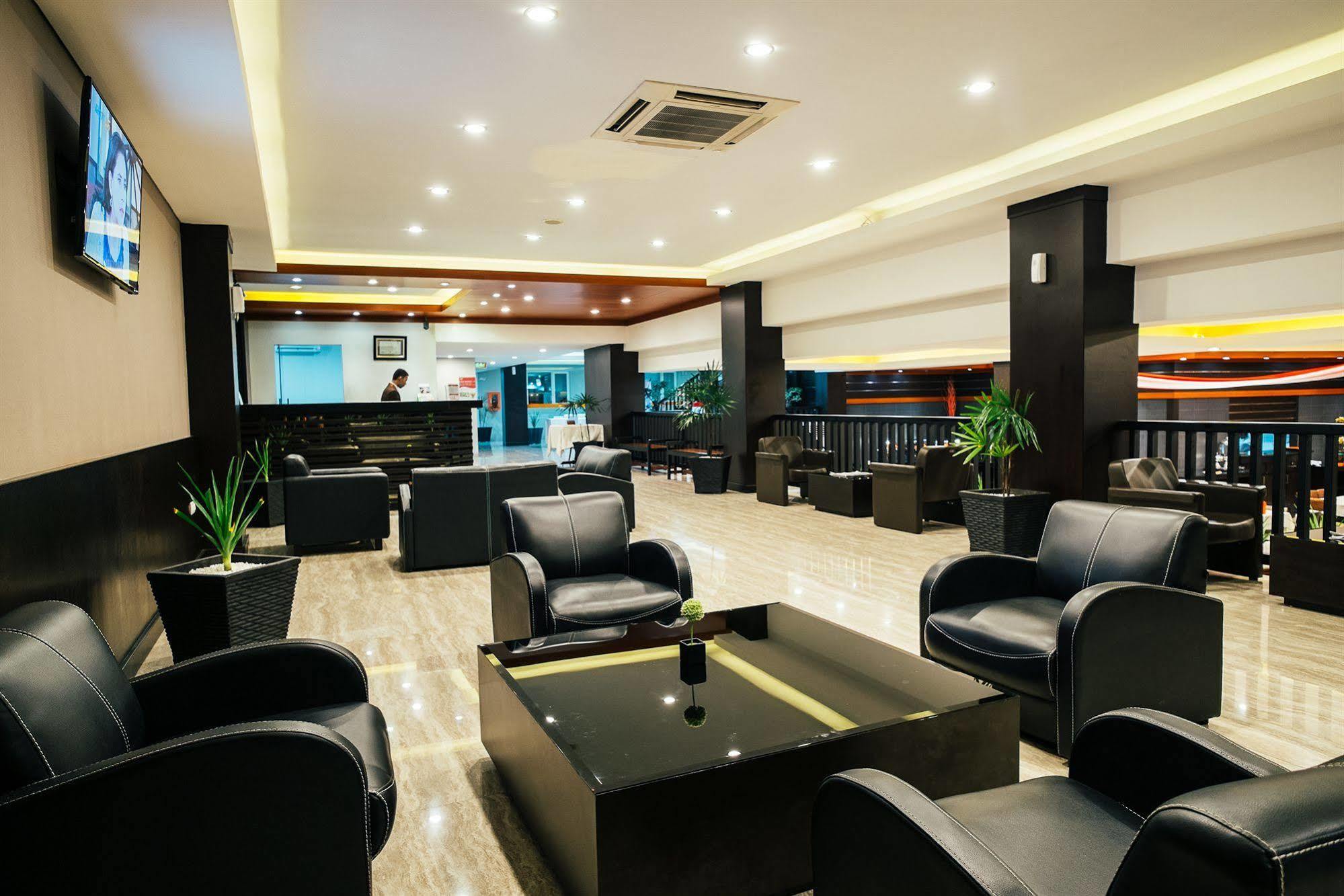 โรงแรมอัลฟา เปกันบารู ภายนอก รูปภาพ